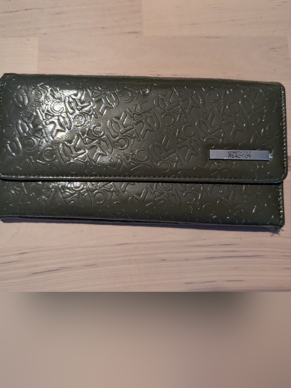 Kenneth Cole Reaction Olive Green Embossed Long Wallet